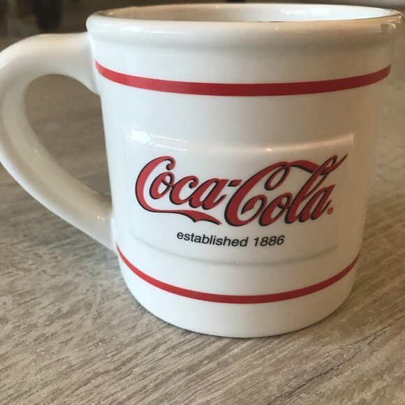 Coca Cola Mug Red and White Nostalgic Americana Oversize 20 oz. Soda Pop - Picture 1 of 11